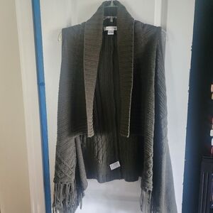 August Silk Size Small Forest Green Cardigan